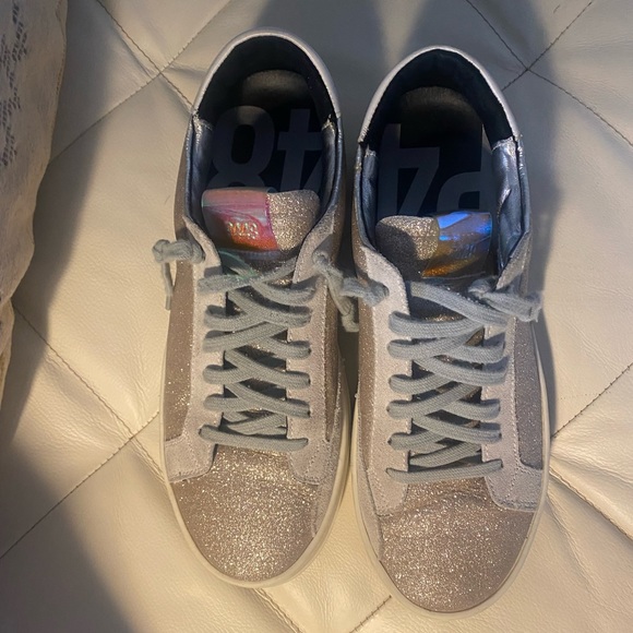 Preowned. Great condition. Size 39 - Picture 2 of 3